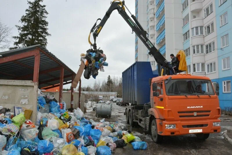 Вывоз бытового мусора в Набережных Челнах с погрузкой в октябре