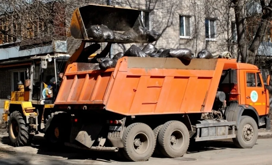 Вывоз мусора грузовым фургоном 5 тонн в Набережных Челнах – ПроМусор, аренда, цена от 1574 руб