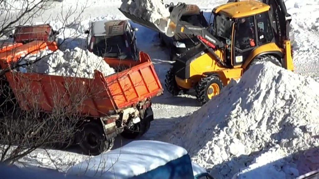 Вывоз снега с погрузкой в Набережных Челнах для организаций и частных лиц в октябре
