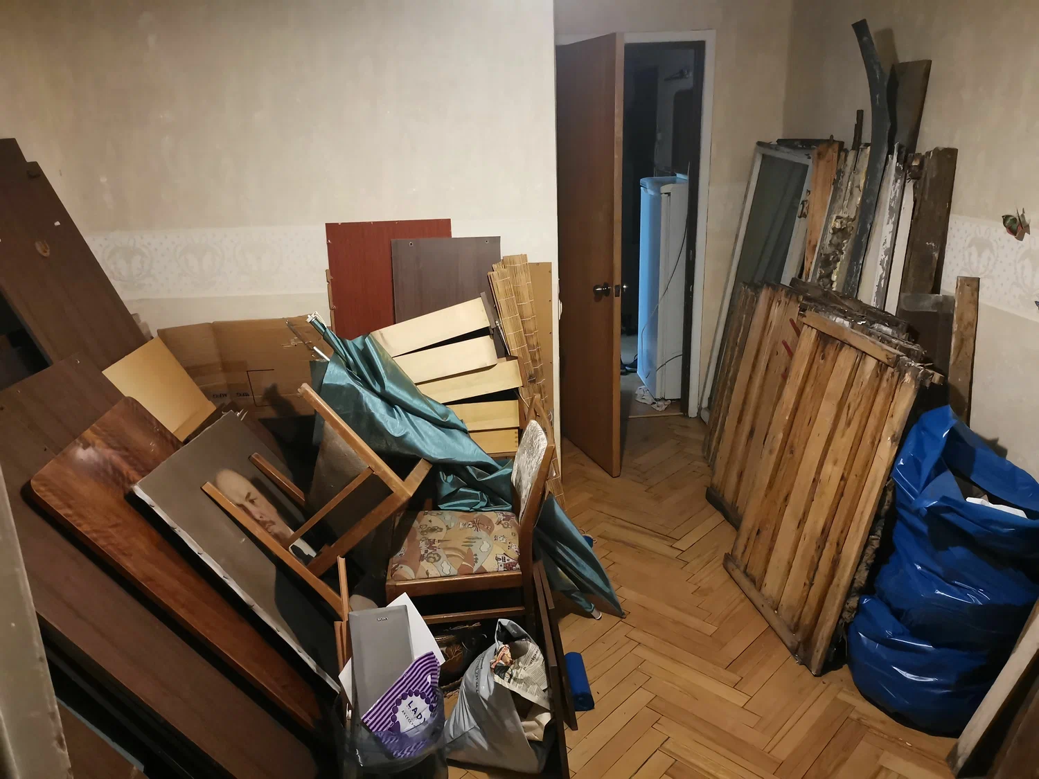 Демонтаж мебели с вывозом и утилизацией в Набережных Челнах в октябре